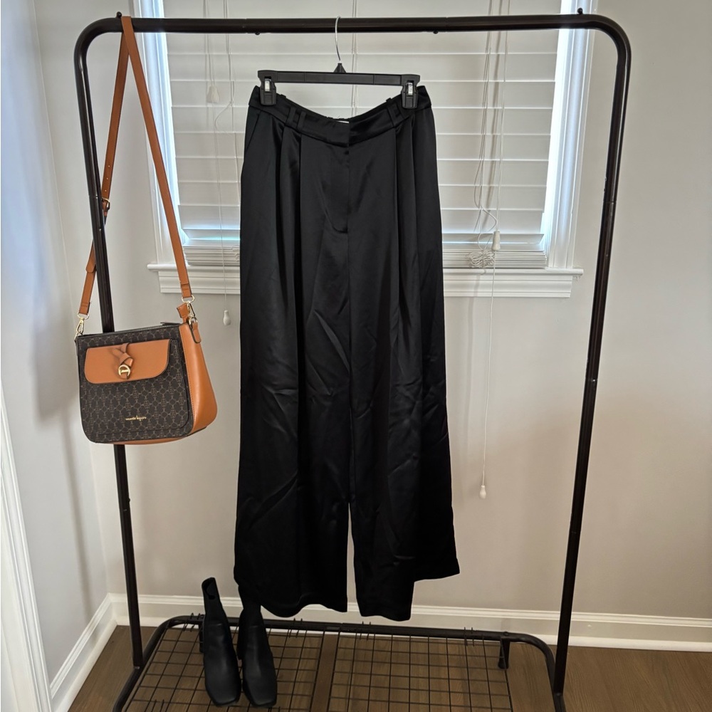 Chic Black Wide-Leg Pants